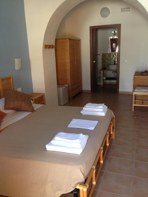 B&B La Goletta Di Salina Santa Marina Salina Δωμάτιο φωτογραφία